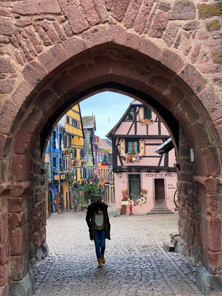 Paseando por Riquewihr uno de los pueblos imprescindibles en tu ruta por Alsacia