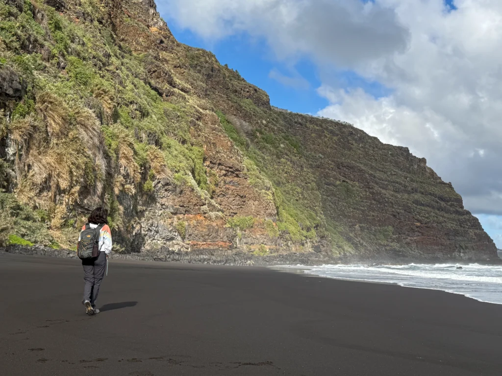 Playa de los Nogales, la más salvaje e impresionante que visitar en tu ruta por La Palma