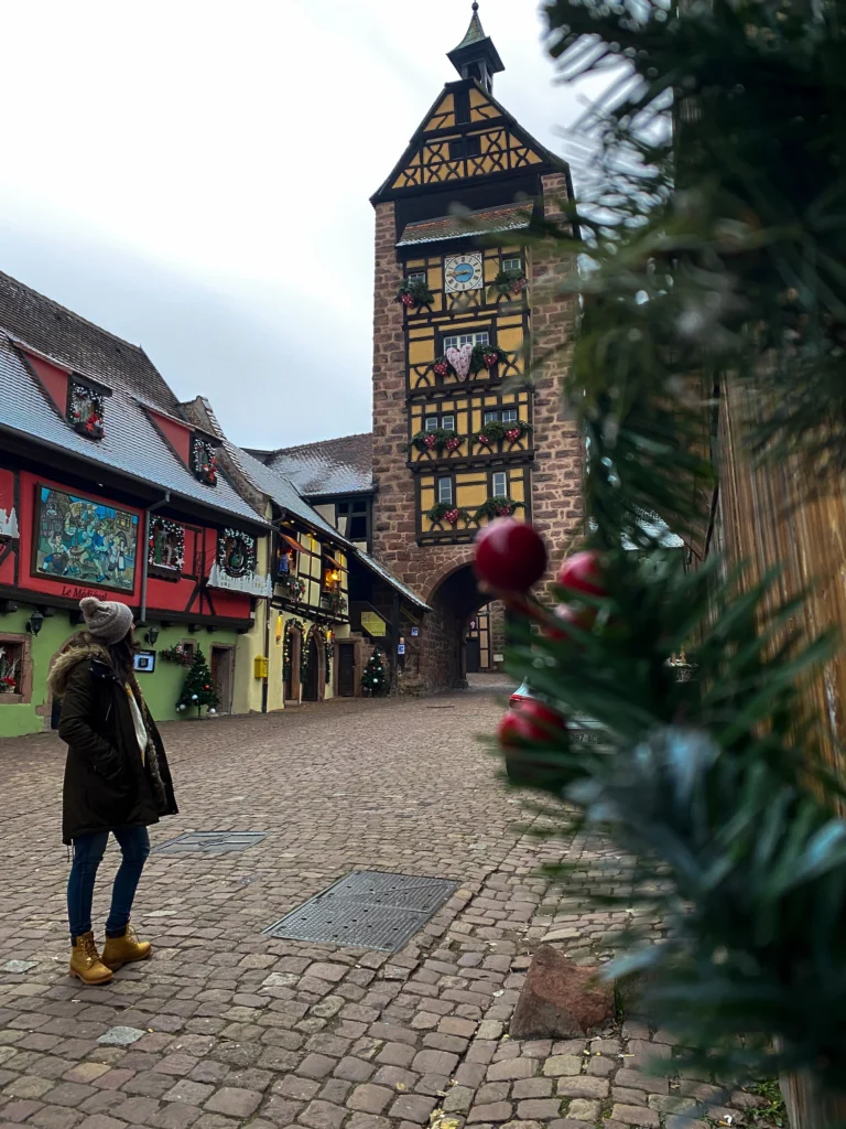 Paseando por Riquewihr uno de los pueblos más bonitos de Alsacia en Navidad