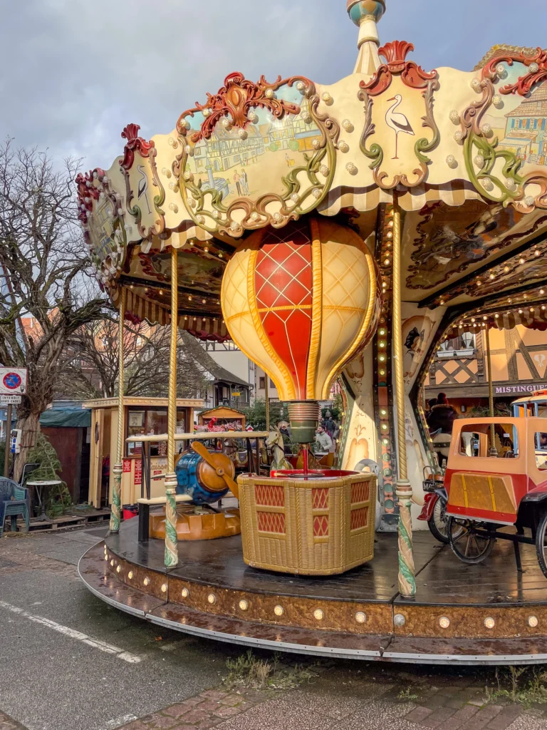 Tiovivo en los mercados navideños de Obernai