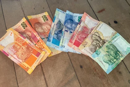 Mejores tarjetas sin comisiones para sacar dinero y pagar cuando viajas al extranjero