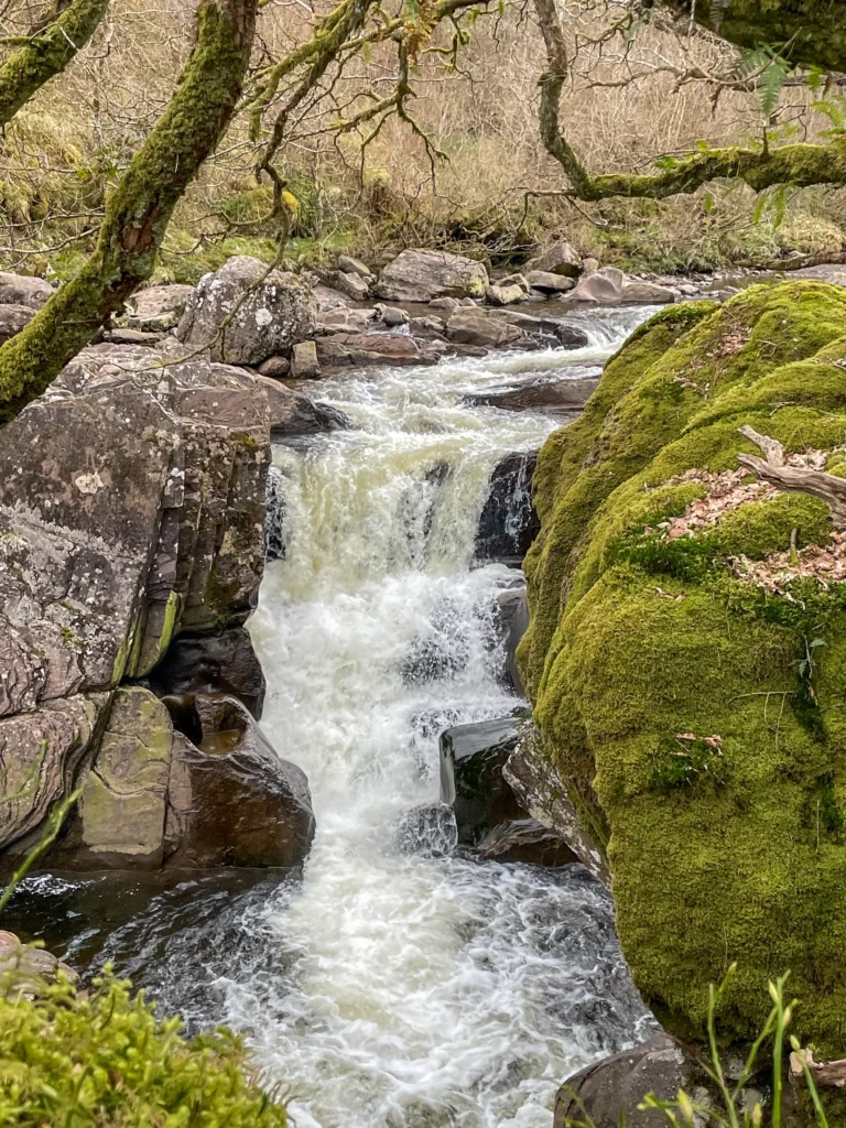 Bracklinn Falls en el Parque Nacional Loch Lomond y los Trossachs
