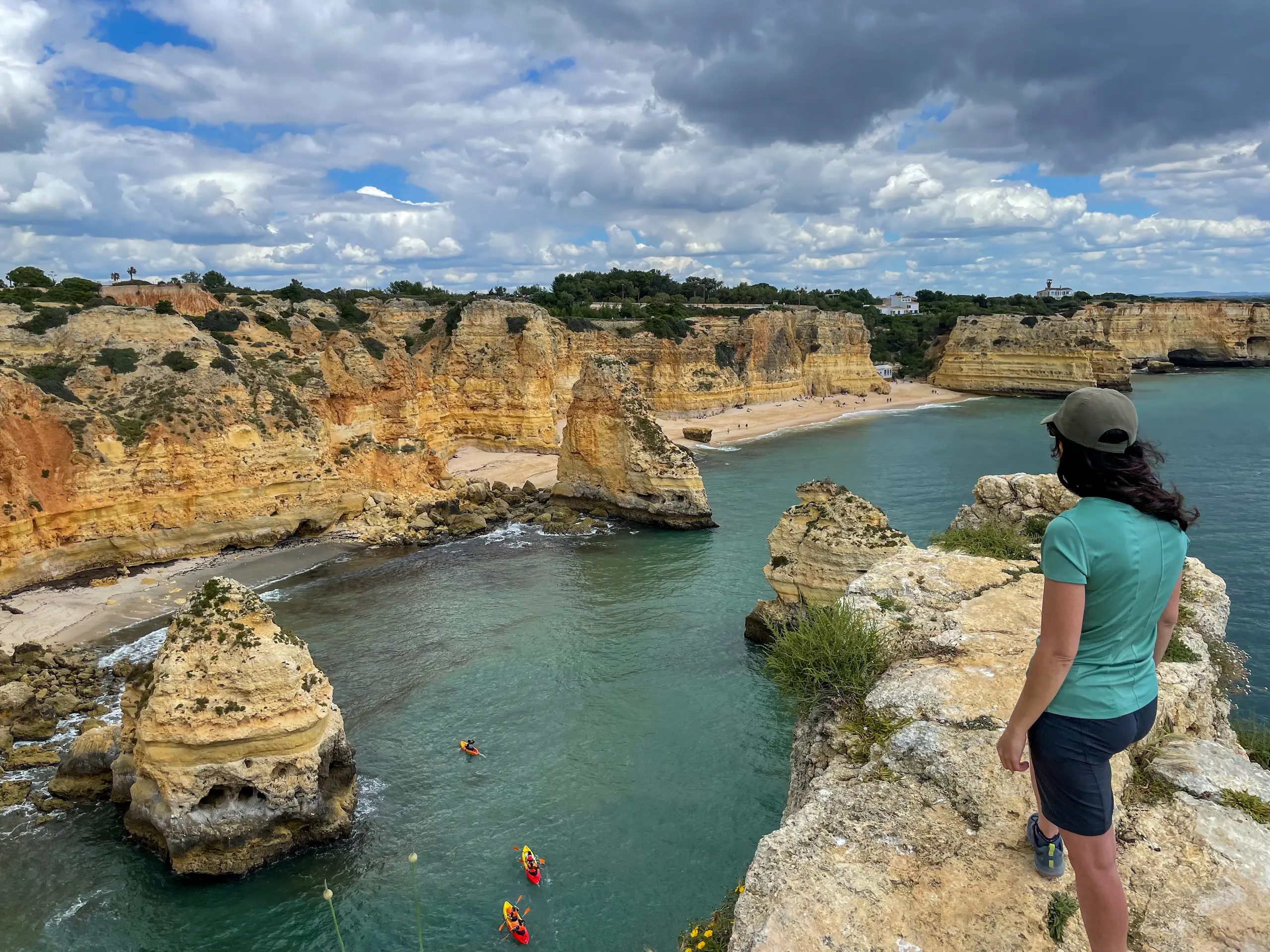 Vistas Praia da Marinha desde Percurso dos Sete Vales Suspensos Algarve