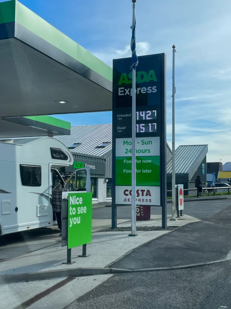 Consejos para viajar en furgoneta camper por Escocia, dónde repostar