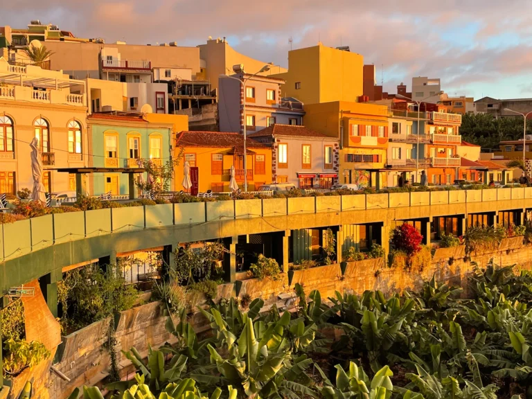 Donde alojarse en La Palma: Sin duda la zona Oeste es una de las más interesantes para alojarse y tenerlo todo a mano
