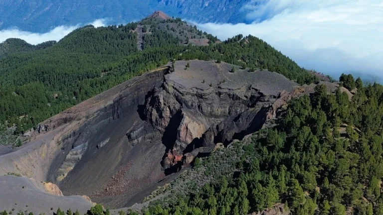 Ruta de los volcanes en La Palma, uno de los paisajes más impresionantes de la isla