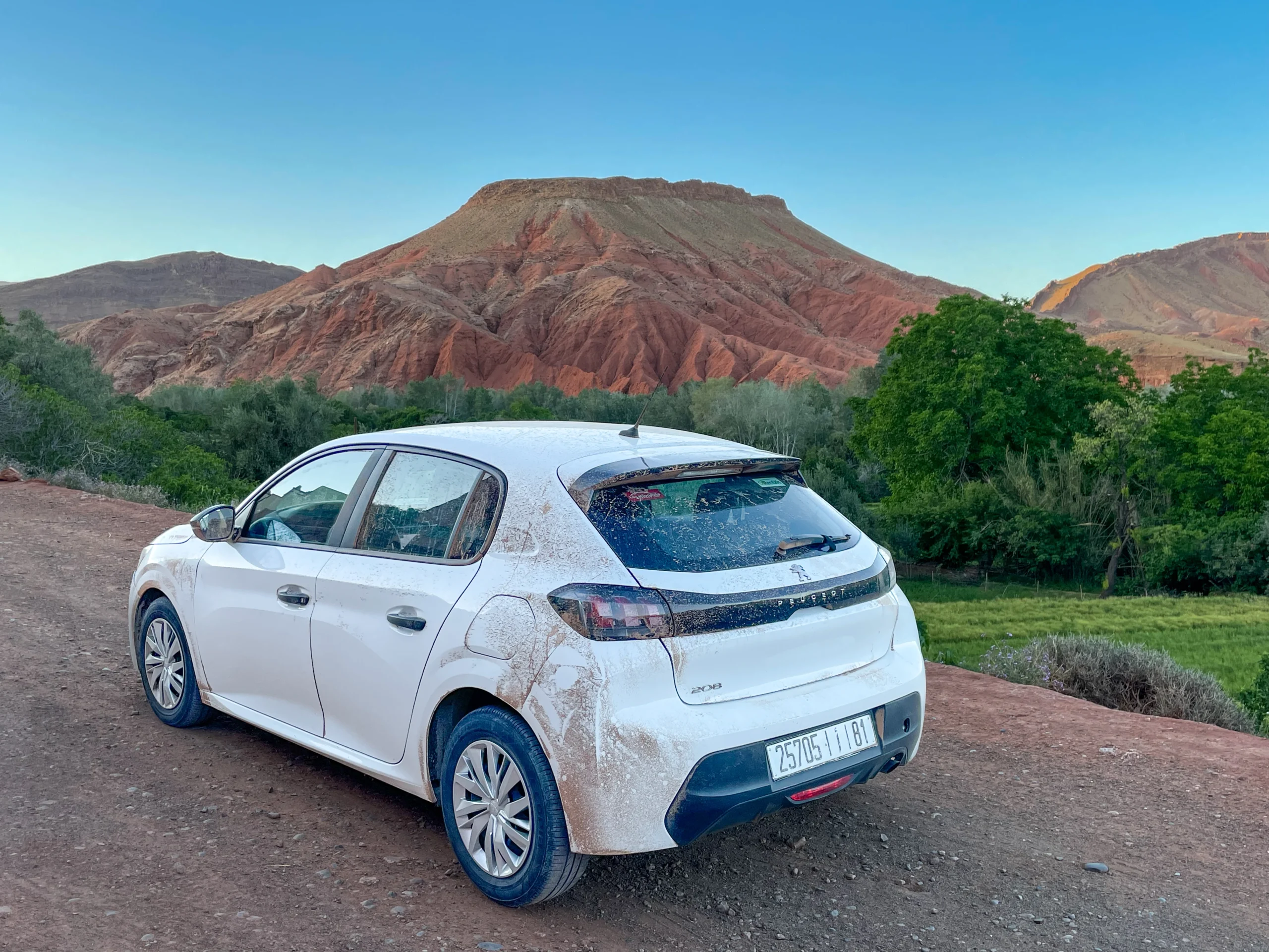 Conduciendo por el sur de Marruecos en nuestro coche de aquiler