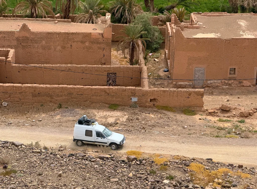 Algunas pistas en Marruecos aún están sin asfaltar