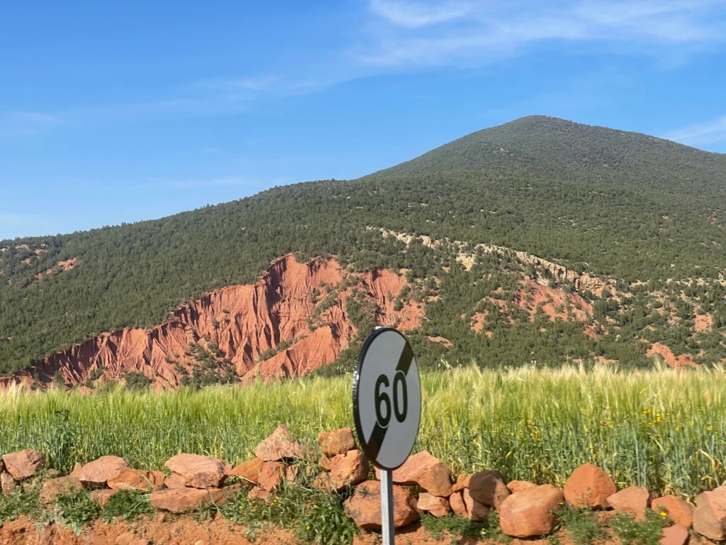 Consejos para conducir por Marruecos: Respeta las señales de tráfico si quieres evitar una multa