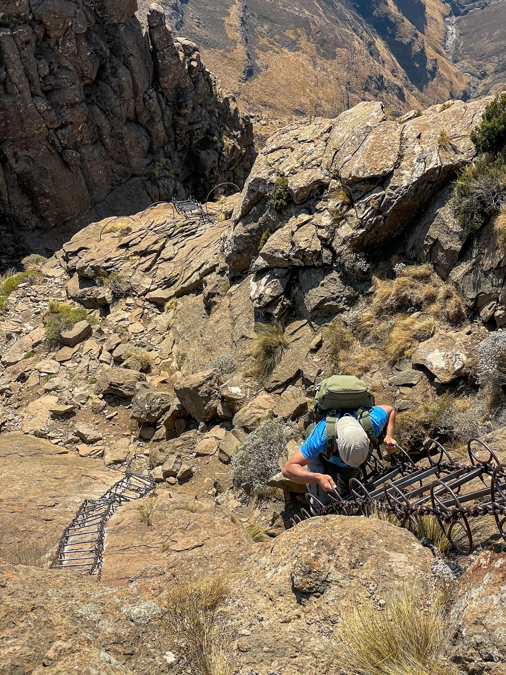 Escaleras o chain ladders a las Tugela Falls (desde arriba)